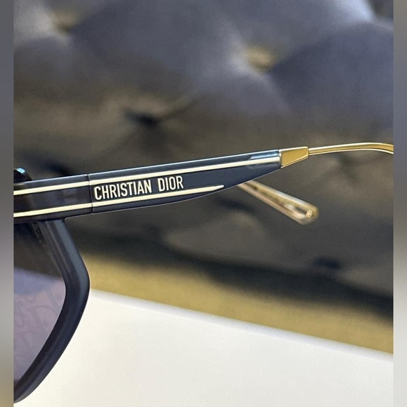 DIORCLUB M2U
Shiny Blue / Blu Mirror - Picture 6 of 10